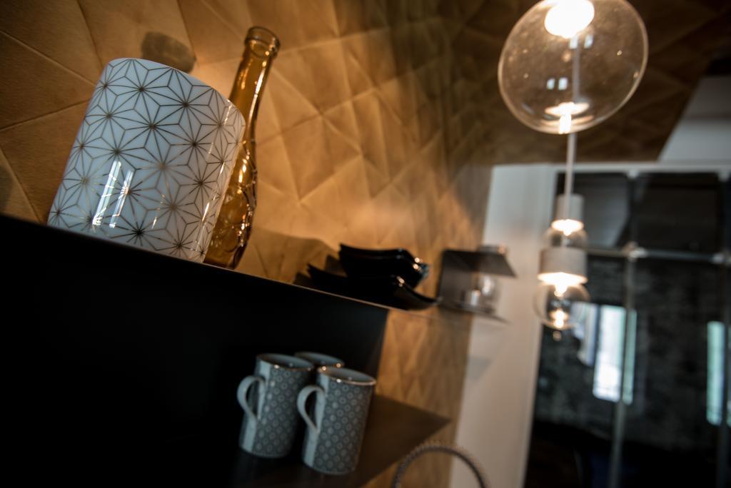"Un Lieu Unique" Le Gold Et Le Cocon Apartment Annecy Ngoại thất bức ảnh